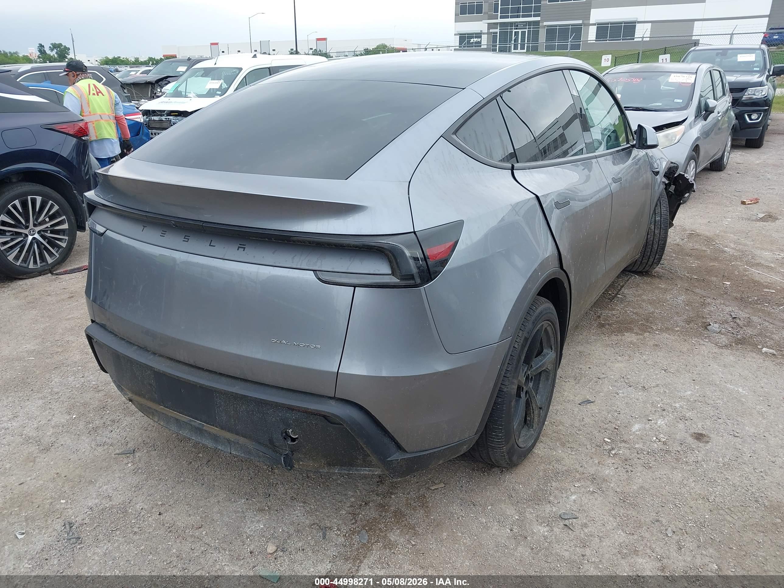 2026 TESLA Model Y — VIN 7SAYGDEE3TA454744 — photo 4